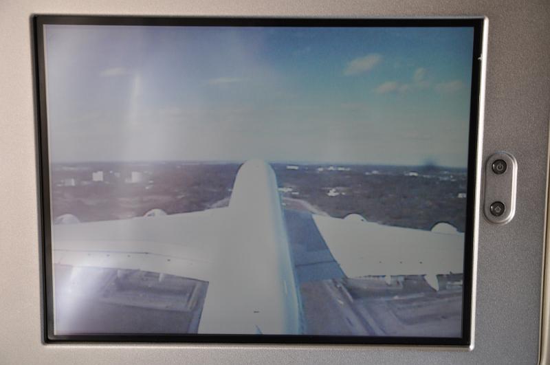 foto_20101124_1304_01.jpg - [de]Und kurz darauf sind wir in der Luft.[en]And shortly after that we're airborne.