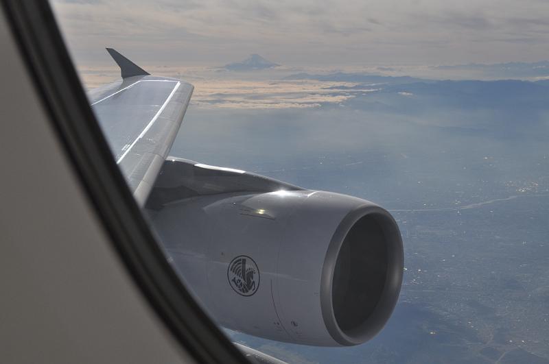 foto_20101124_1315_03.jpg - [de]Abschied von Japan mit einem letzten Blick auf den Fuji.[en]Sayonara to Japan with a final view on Mt. Fuji.