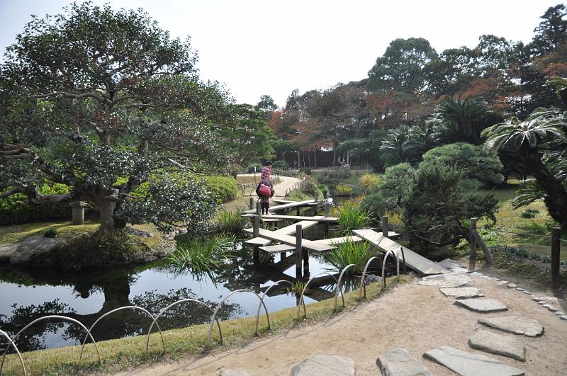 foto_20101114_1217_01.jpg - [de]Wozu eine gerade Brücke bauen, wenn sie so viel interessanter ist.[en]Why build a straight bridge if it looks much more interesting this way.