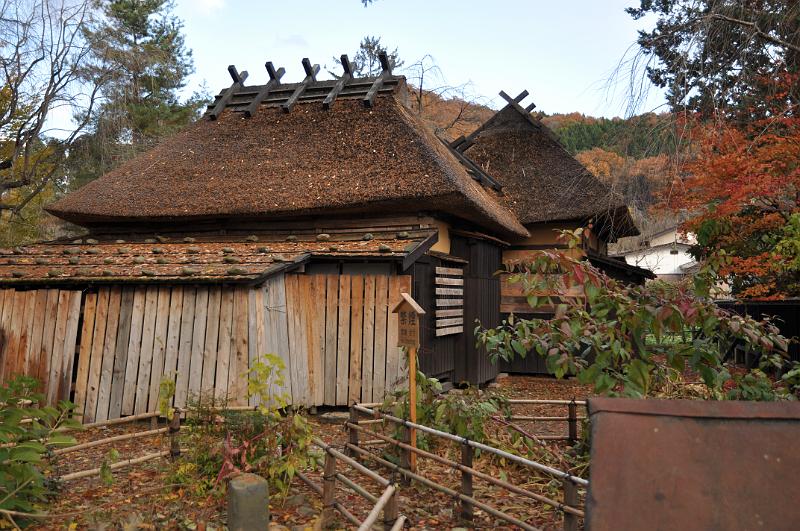 foto_20101115_1447_01.jpg - [de]Dieses Haus wird bereits für den Winter vorbereitet.[en]This house is already prepared for winter.