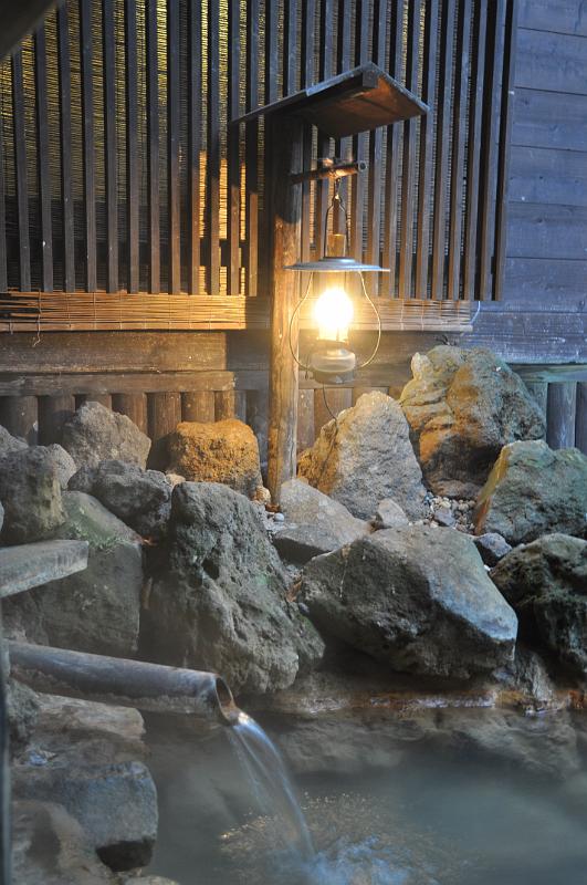 foto_20101116_1501_01.jpg - [de]Und noch einmal ein Detail des Rotenburo.[en]One more detail of the rotenburo.