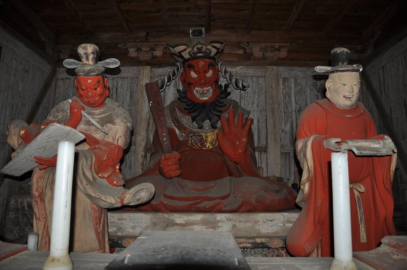 foto_20101118_1510_01.jpg - [de]Die lachende Emma mit ihren Beschützern.[en]The laughing Emma with their assistants.