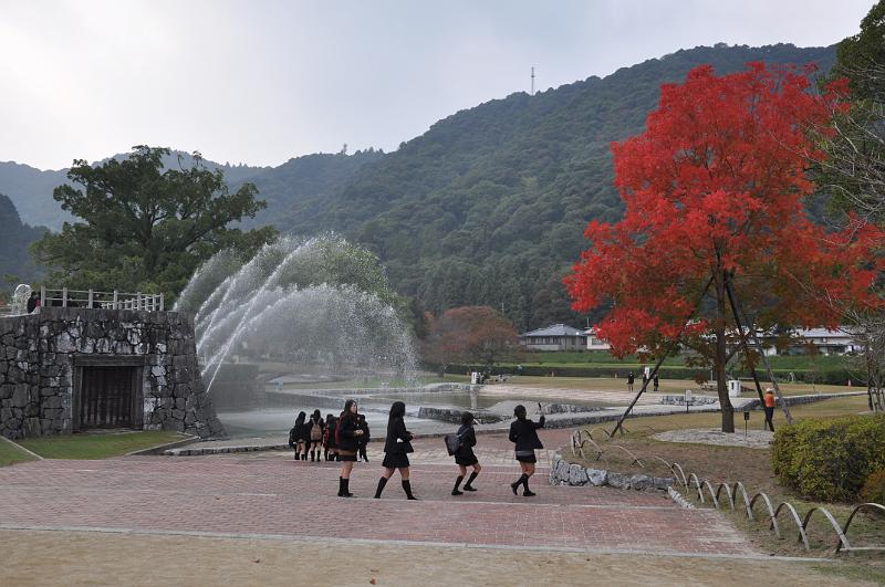 foto_20101108_1259_02.jpg - [de]Zurück im Park bei der Kintai Brücke.[en]Back to the park at the Kintai bridge.