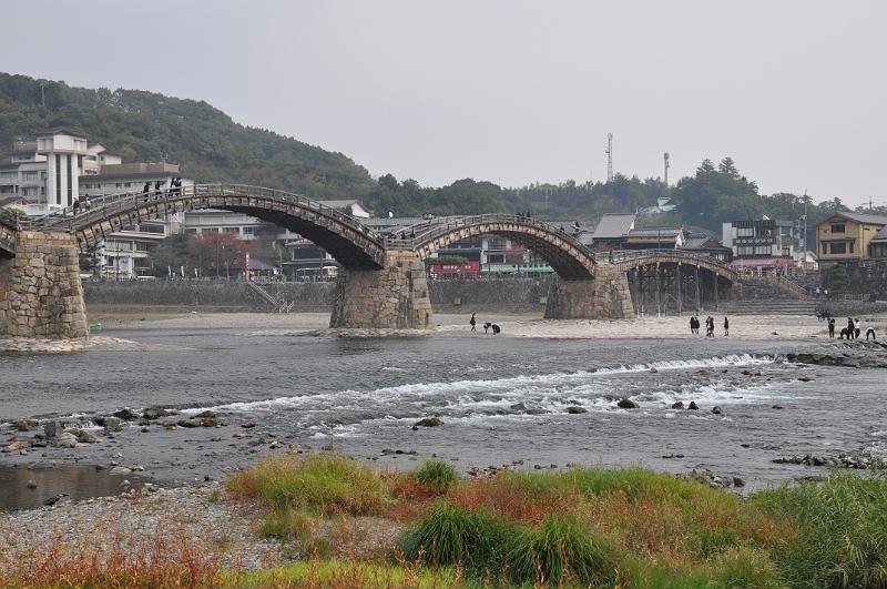 foto_20101108_1313_02.jpg - [de]Nochmal ein Blick von der anderen Seite.[en]A view of the bridge from the other side of the river.