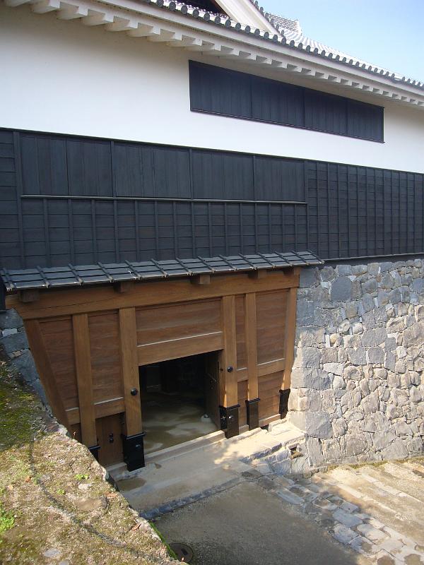 foto_20101111_1123_02.jpg - [de]So ist es leichter, die Feinde draussen zu halten.[en]This makes it easier to keep enemies outside.