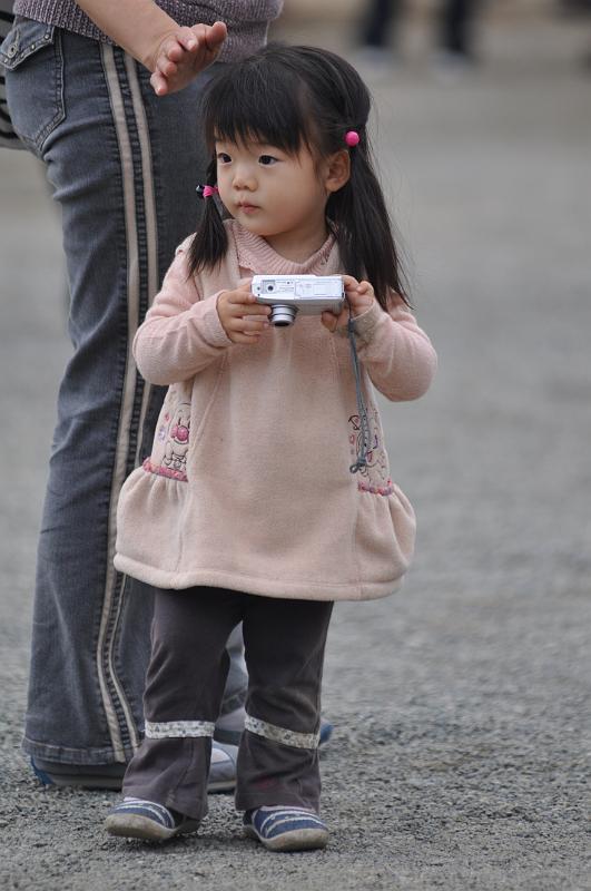 foto_20101111_1150_02.jpg - [de]Früh übt sich, wer mal ein guter Fotograph werden möchte.[en]Better start practicing early if you want to do good photographs.