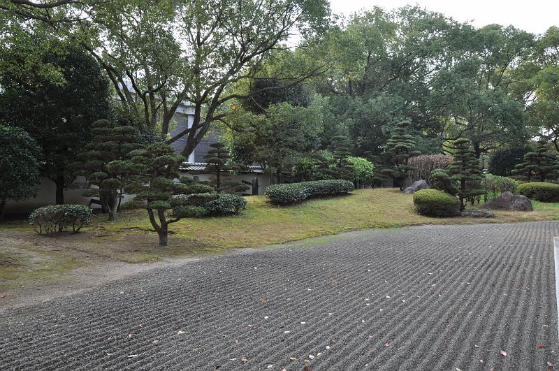 foto_20101111_1425_02.jpg - [de]Der Garten ist schon im Eingangsbereich sehr eindrucksvoll.[en]Even in the entrance area this garden is pretty impressive.