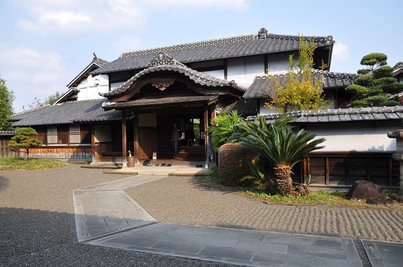 foto_20101111_1427_02.jpg - [de]Eingang zur Villa.[en]Entrance to the villa.