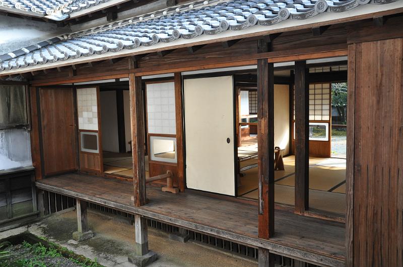 foto_20101111_1430_01.jpg - [de]Eine sehr geräumige Bleibe, das muss man schon sagen.[en]