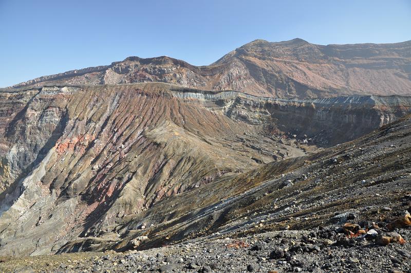 foto_20101112_1051_02.jpg - [de]Eindrucksvolle Mondlandschaften am Kraterrand.[en]Impressive moon like landscape at the crater rim.