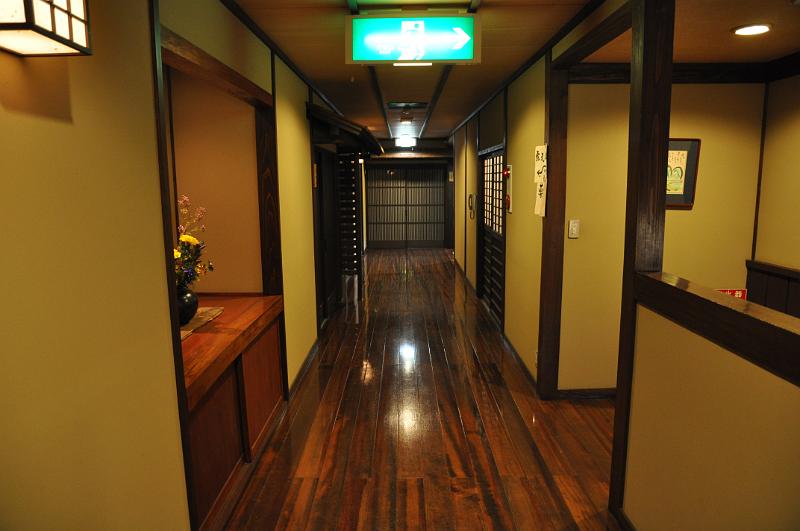 foto_20101112_1540_02.jpg - [de]Auch der Gang macht einen sehr edlen Eindruck.[en]The aisle as well looks very orderly.