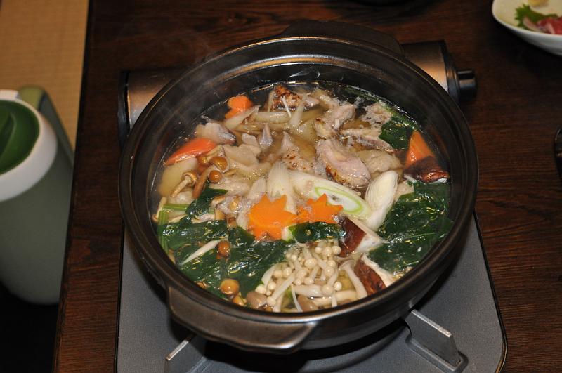 foto_20101112_1842_03.jpg - [de]Und dann ein Gemüstetopf mit Hähnchenstücken.[en]And a vegetable bowl with slices of chicken.